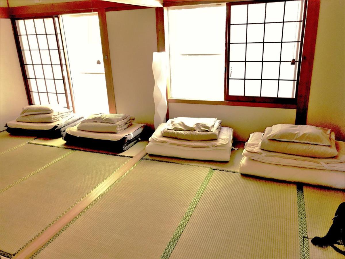 Bed and Breakfast Tsushima White House Экстерьер фото