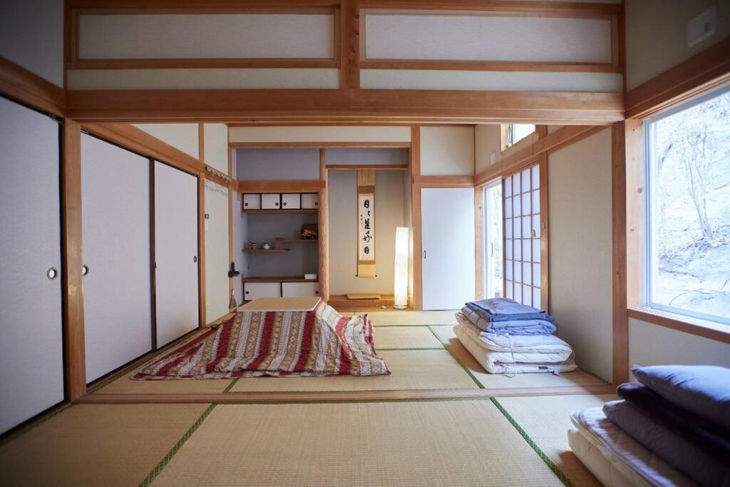 Bed and Breakfast Tsushima White House Экстерьер фото