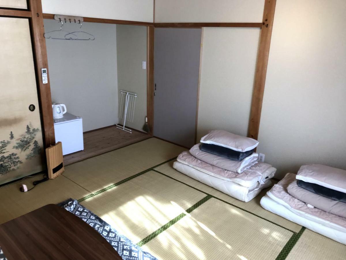 Bed and Breakfast Tsushima White House Экстерьер фото